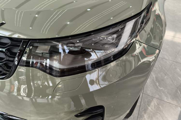 Used Land Rover Discovery 2021 360 PS R-Dynamic S Left Front Headlight