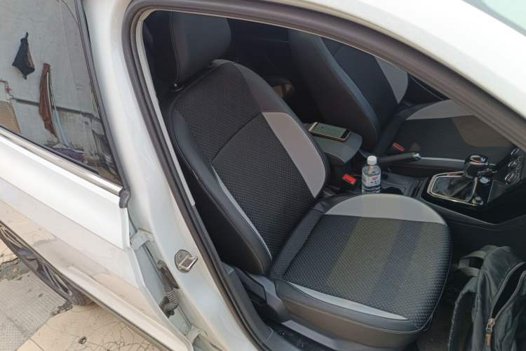 Used Volkswagen Tacqua 2023 200TSI DSG Joy-Connect Edition Right Front Seat