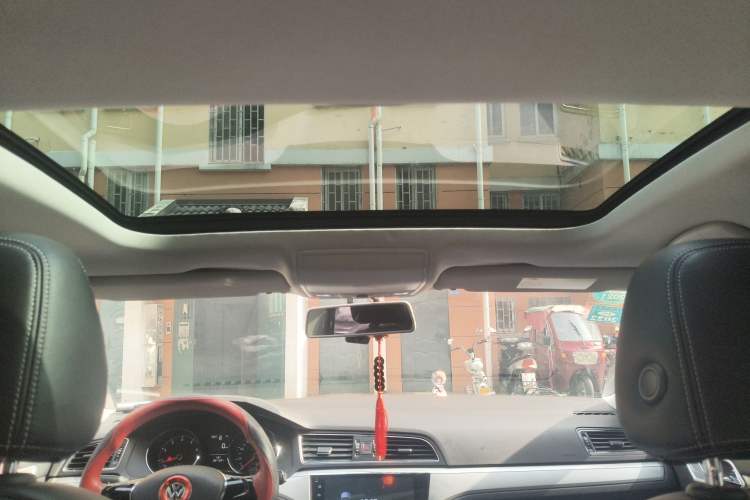 Used Volkswagen Lamando 2015 230TSI DSG Fashion Edition Headliner