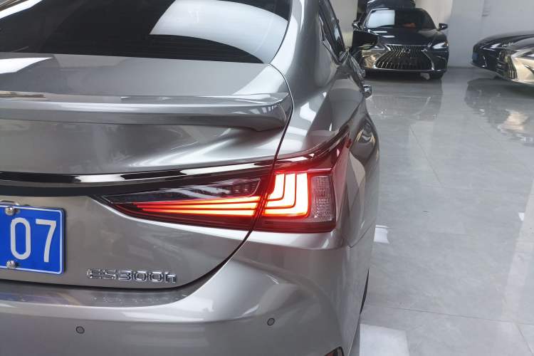 Used Lexus ES 2021 300h F SPORT