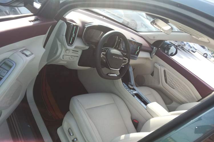 Used Wuling Xingyun 2023 2.0L DHT Flagship Edition
