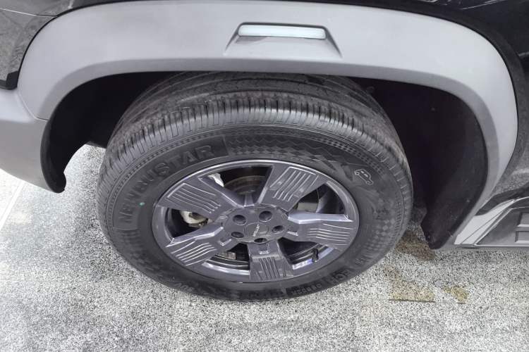 Used JETOUR Traveler 2023 1.5T Two-Wheel Drive Discovery PRO Left Front Wheel Hub