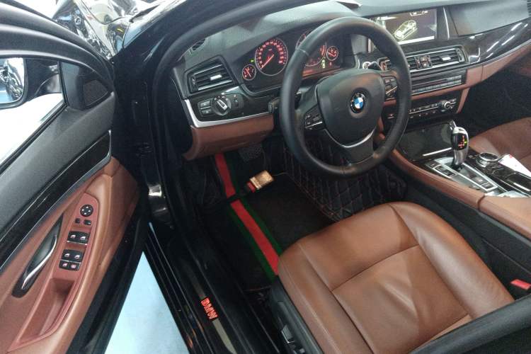 Used BMW 5 Series 2014 535Li Leading Model
