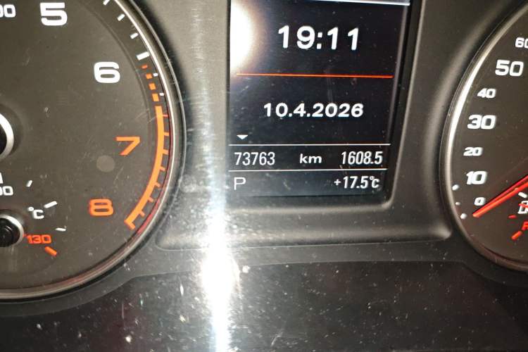 Used Audi Q3 2013 35 TFSI quattro Technology Edition Odometer Close Up