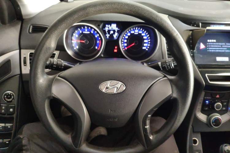 Used Hyundai Elantra (5th Generation / Langdong) 2016 1.6L Automatic Smart Version
