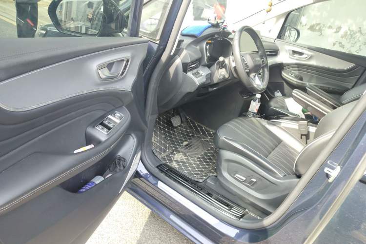 Used Roewe iMAX8 2021 400TGI Supreme Series Lu Zun Edition
