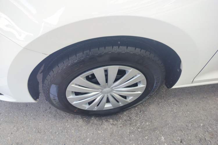 Used Volkswagen Santana 2021 1.5L Manual Fashion Edition Left Front Wheel Hub