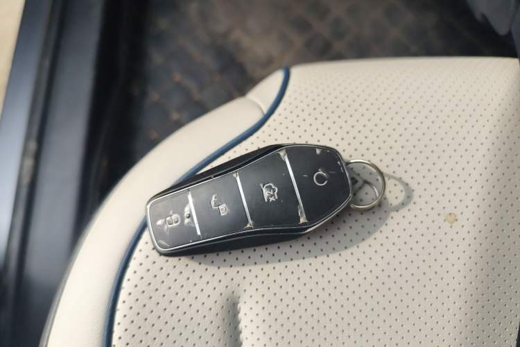 Used BYD Destroyer 05 2024 HONOR Edition DM-i 55KM Luxury Model Vehicle Key