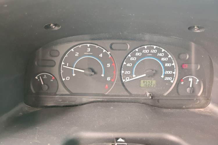 Used JMC Transit 2019 2.8T Commercial Version Long Wheelbase Mid-Roof 6-Seater Rear Single Tire China VI Emission Standard – JX493
