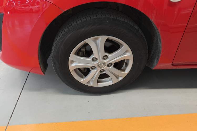 Used Mazda 3 2013 Sedan 1.6L Automatic Elite Model Left Front Wheel Hub