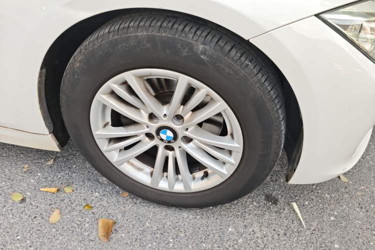 Used BMW 3 Series 2015 320Li Fashion Model
