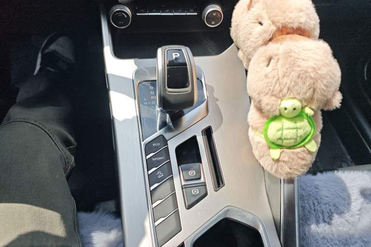 Used Geely Auto Coolray 2020 Facelift 240T DCT Hunter