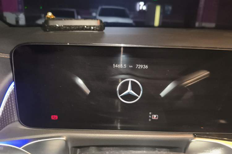 Used Mercedes-Benz GLB 2021 GLB 200 Fashion Model Odometer Close Up