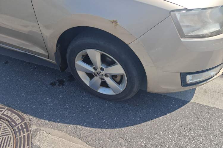 Used Skoda Rapid 2013 1.6L Manual Smart Selection Model