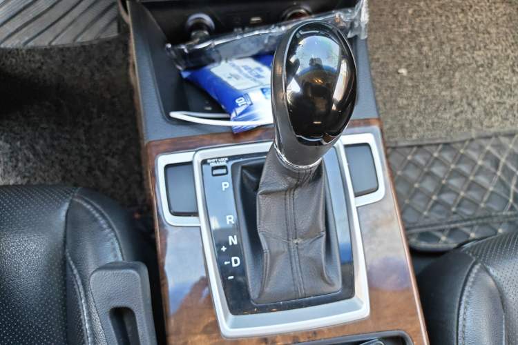 Used Hyundai Mistra 2014 1.8L Automatic Deluxe DLX Model Gear Lever