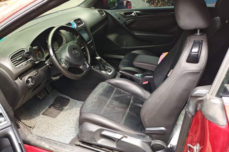 Used Volkswagen Golf 2012 1.4TSI Luxury Convertible Edition Left Front Seat