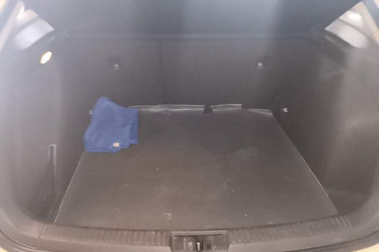 Used Volkswagen Gran Lavida 2013 1.6L Manual Comfort Model
