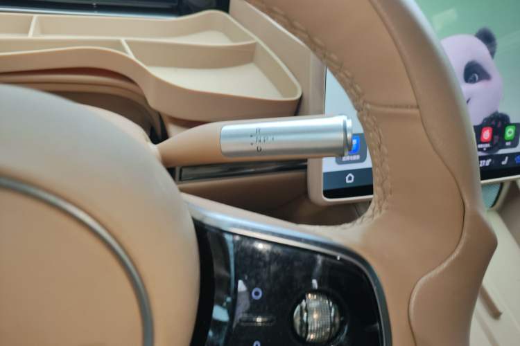 Used Hima Luxeed R7 2024 All-Electric 802 km Max Gear Lever