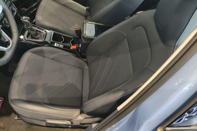 Used Volkswagen Tharu 2025 NewRui 300TSI Prestige Edition
