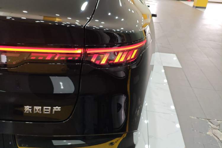 Used Nissan N7 2025 625 Max Right Rear Taillight