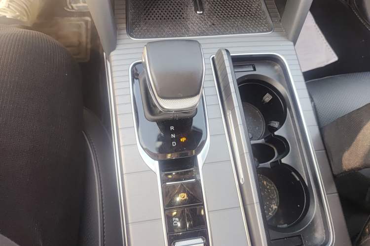 Used Hongqi HS7 PHEV 2024 2.0T PHEV Four-Wheel Drive Flagship Edition 6 Seats Gear Lever