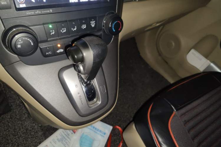 Used Honda CR-V 2010 2.0L automatic two-wheel drive urban version Gear Lever