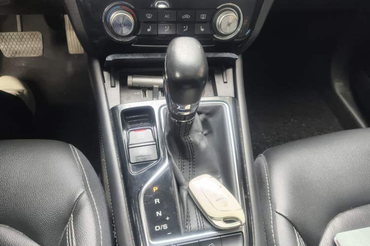Used Roewe RX3 2018 1.6L CVT Internet Smart Edition Gear Lever
