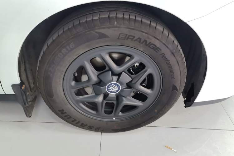 Used BYD Qin PLUS 2025 DM-i Smart Drive 55KM Leading Model