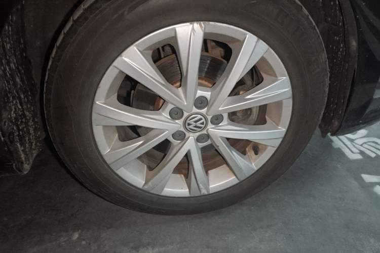 Used Volkswagen Lavida 2017 1.6L Automatic Comfort Edition
