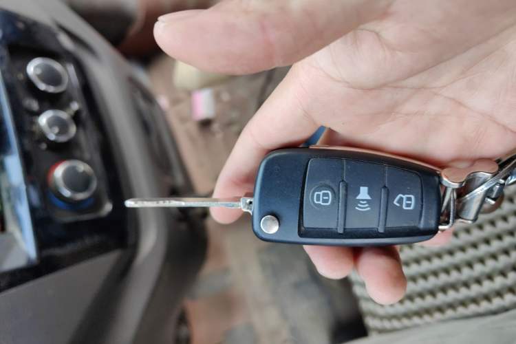 Used New Gonow Shuailing 2022 Standard Range with 41.64 kWh Lishen Power Vehicle Key