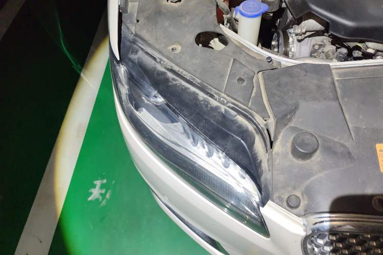 Used Lincoln MKZ 2018 2.0T Luxury Edition Right Front Headlight