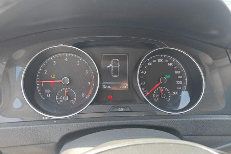 Used Volkswagen Golf 2018 230TSI Automatic Luxury Version
