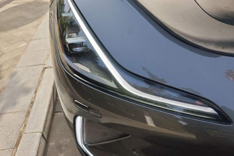 Used IM LS7 2023 100kWh Lux Rear-Drive Version Right Front Headlight