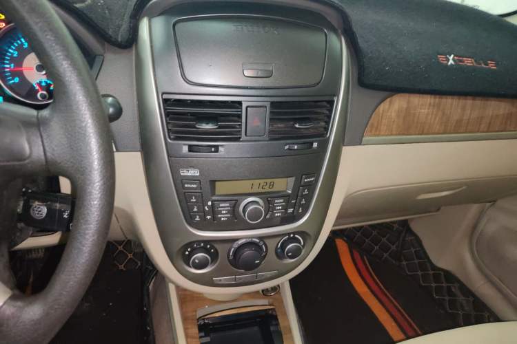 Used Buick Excelle 2015 1.5L Manual Classic Trim