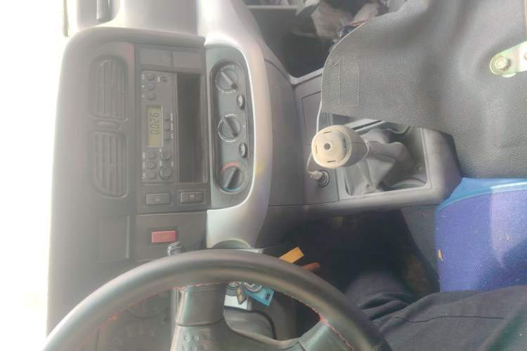 Used Jinbei Hiace 2018 2.0L Fifth-Generation Box Truck Standard Roof 2 Seats 4G19
