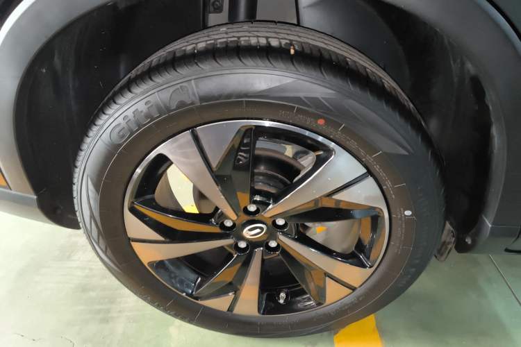 Used GAC Trumpchi GS4 2022 270T Automatic Smart Drive Technology Edition (Upgraded Version) Right Rear Wheel Hub