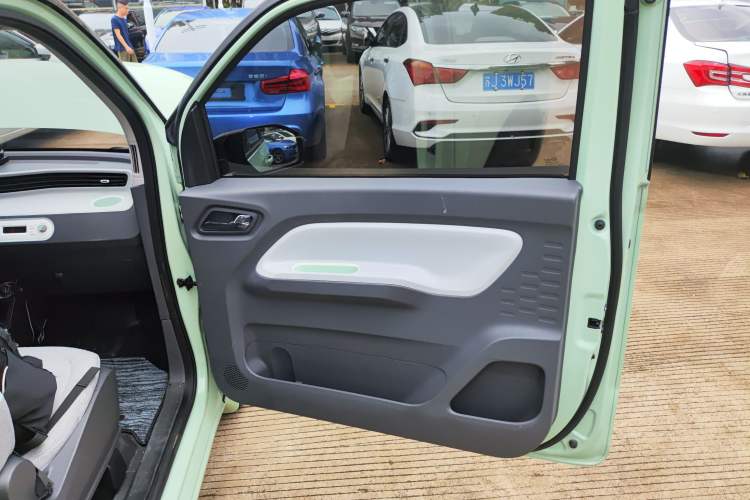 Used Wuling Hongguang MINIEV 2021 Macaron Premium Model – Lithium Iron Phosphate Right Rear Door Interior