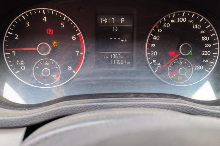 Used Volkswagen Passat 2011 1.8TSI Automatic Prestige Edition Odometer Close Up