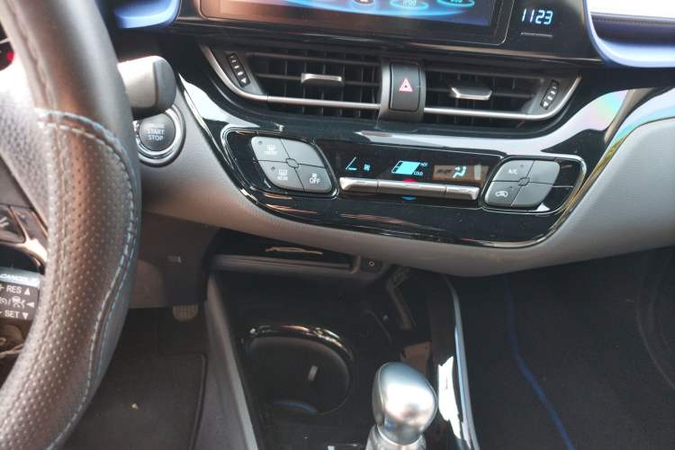 Used Toyota C-HR 2018 2.0L Leading with Sunroof China V Standard
