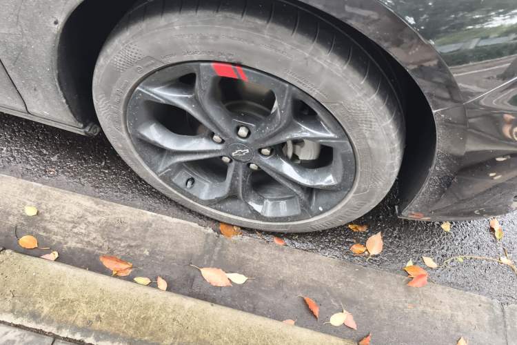 Used Chevrolet Malibu XL 2022 Redline 550T Automatic Sport Edition Right Front Wheel Hub