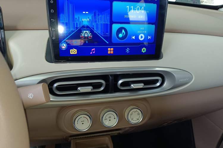 Used Wuling Hongguang MINIEV 2025 Four-Door Version Advanced Edition Audio And AC Panel