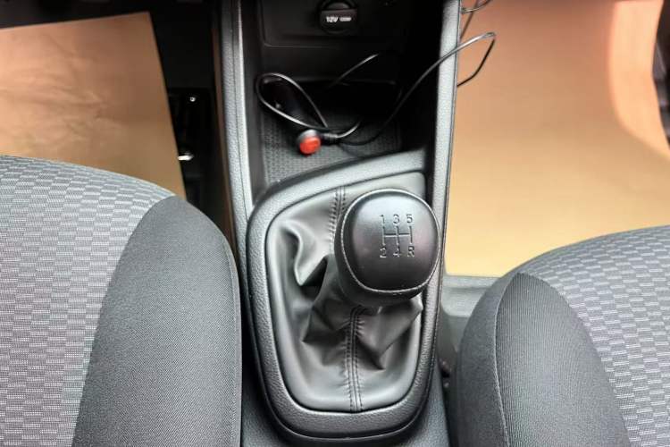 Used Hyundai Verna (older generation) 2017 1.4L Manual Refreshed Version China V Standard Gear Lever