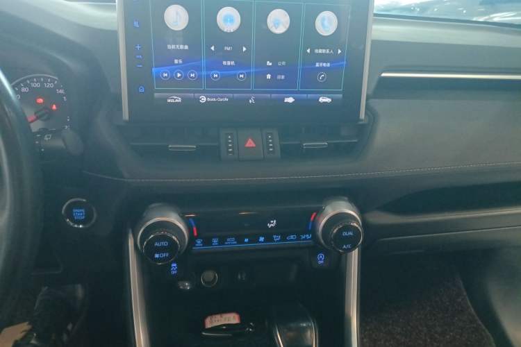 Used Toyota Wildlander 2022 2.0L CVT Four-Wheel Drive Luxury Edition Audio And AC Panel