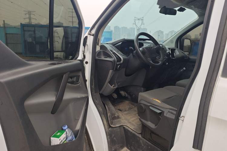 Used Ford Transit 2019 2.0T Diesel Multi-Purpose Commercial Vehicle Mid-Drive Mid-Roof 6-Seater China VI Standard
