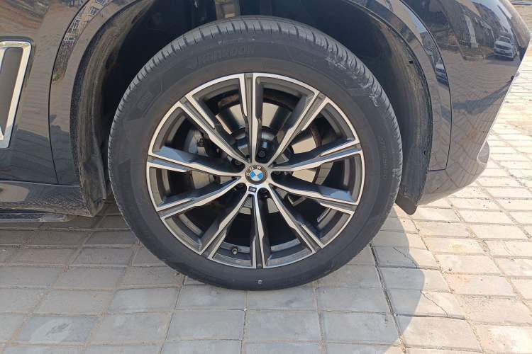 Used BMW X5 2022 xDrive 30Li Luxury M Sport Package
