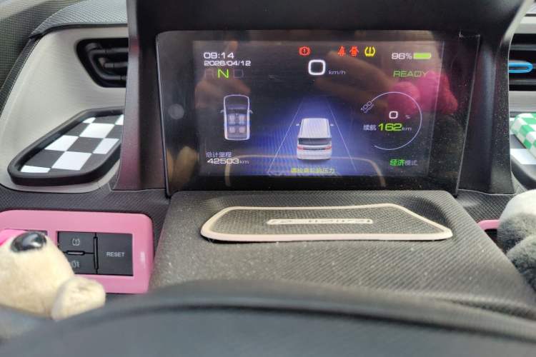 Used Wuling Hongguang MINIEV 2020 Enjoyment Model Lithium Iron Phosphate Odometer Close Up