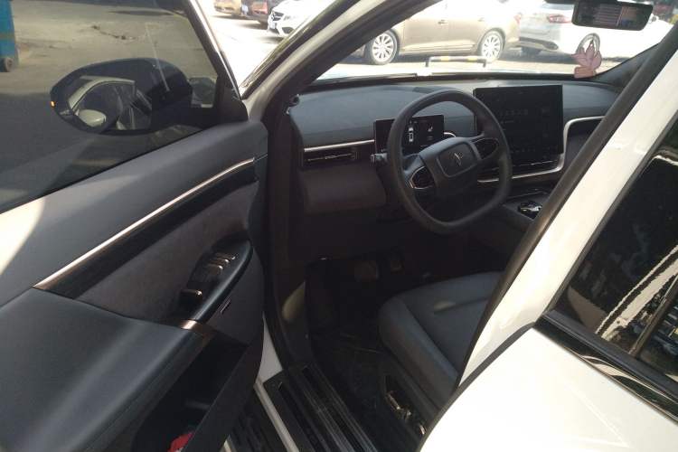 Used Dongfeng eπ eπ008 2024 210Max Range-Extended Version 6 Seats