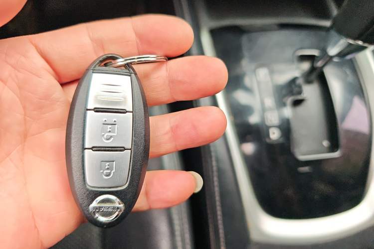 Used Nissan X-Trail 2014 2.0L CVT Comfort Edition 2WD Vehicle Key