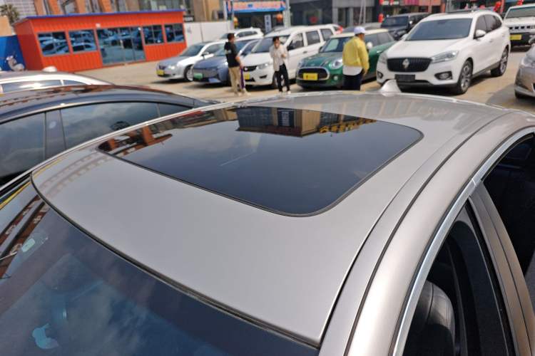 Used BMW 5 Series 2014 520Li Elegant Model
