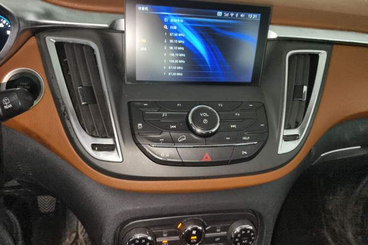 Used Soueast DX7 2015 1.5T Manual Luxury Model
